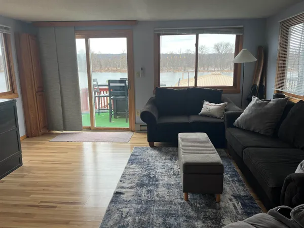 $169,000 | 133 South 1st, Unit 5, Harpers Ferry, IA 52146