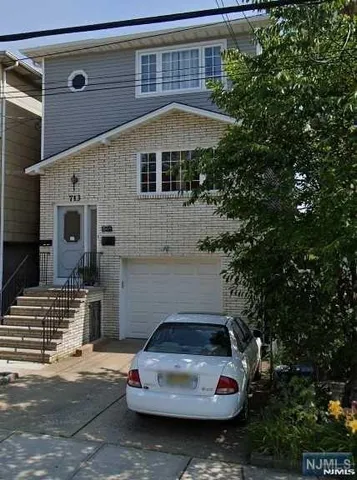 $2,500 | 713 Bergen Street, Unit 1, Harrison, NJ 07029