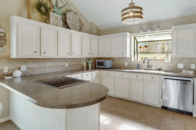 $599,000 | 81 Harbour Point Circle, Coldspring, TX 77331