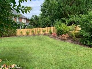 104 Castleton Place Jamestown, NC 27282 - Photo 3 of 29