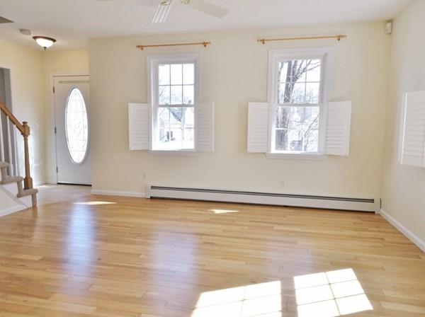 75 Ridgewood Road Worcester, MA 01606 - Photo 3 of 22 Gallery Image 3