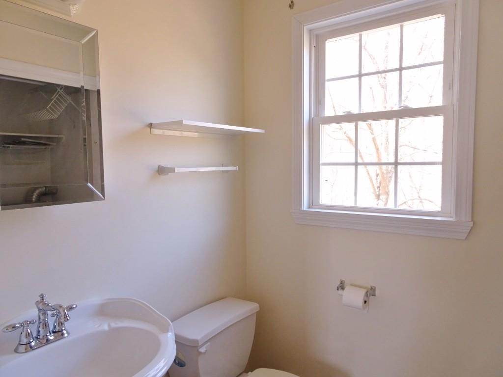75 Ridgewood Road Worcester, MA 01606 - Photo 9 of 22 Gallery Image 9