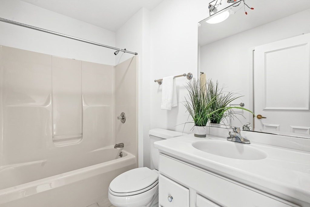 7 Wainwright Road, Unit 107 Winchester, MA 01890 - Photo 25 of 40