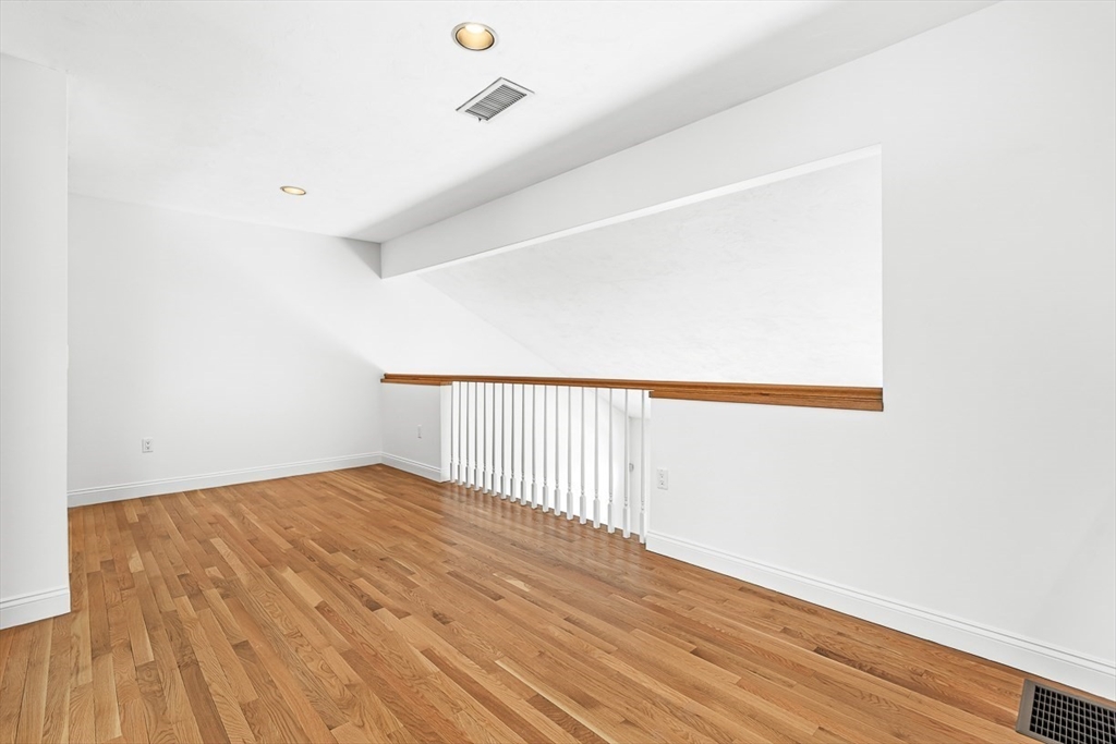 7 Wainwright Road, Unit 107 Winchester, MA 01890 - Photo 26 of 40