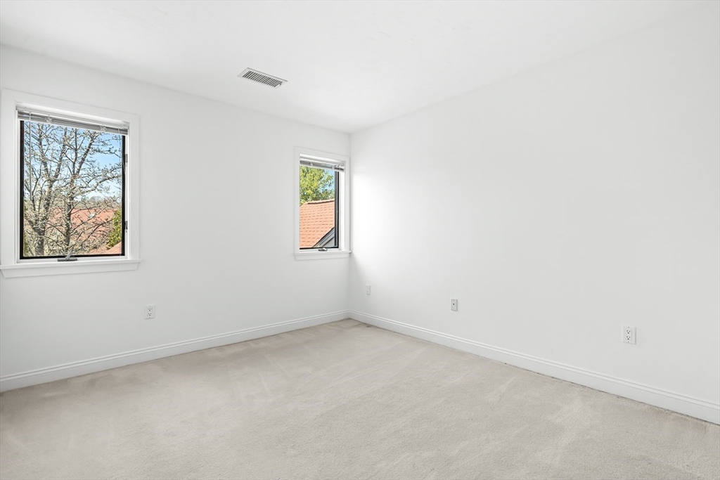7 Wainwright Road, Unit 107 Winchester, MA 01890 - Photo 29 of 40