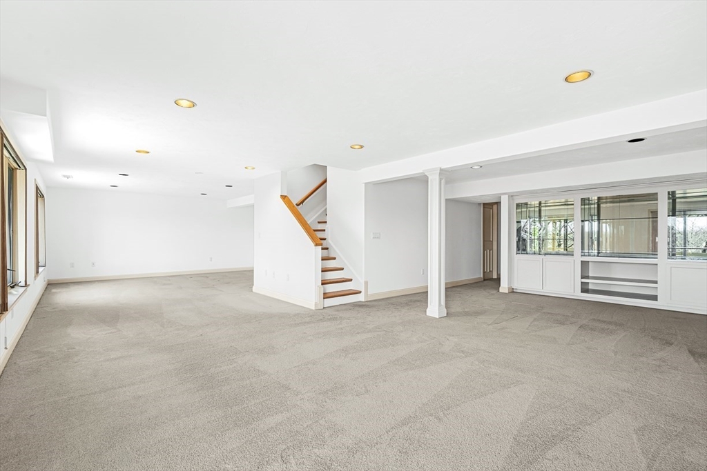 7 Wainwright Road, Unit 107 Winchester, MA 01890 - Photo 30 of 40