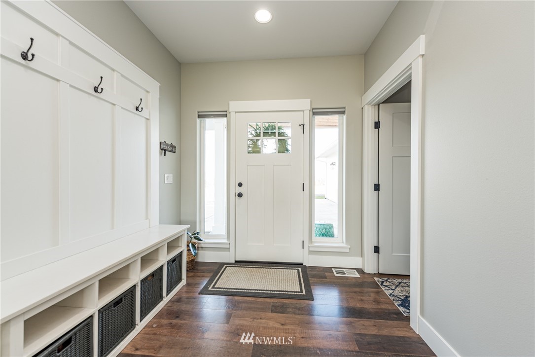 848 Shore Road Port Angeles, WA 98362 - Photo 5 of 39 Gallery Image 5