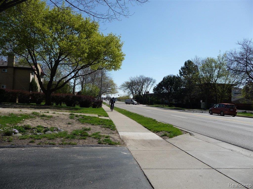 4030 West 13 Mile Road, Unit APH4 Royal Oak, MI 48073 - Photo 4 of 6 7091659511 Street view.jpg