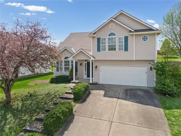 $395,000 | 9112 North Camden Avenue, Kansas City, MO 64154