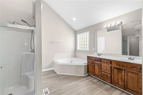 $395,000 | 9112 North Camden Avenue, Kansas City, MO 64154
