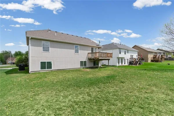 $395,000 | 9112 North Camden Avenue, Kansas City, MO 64154