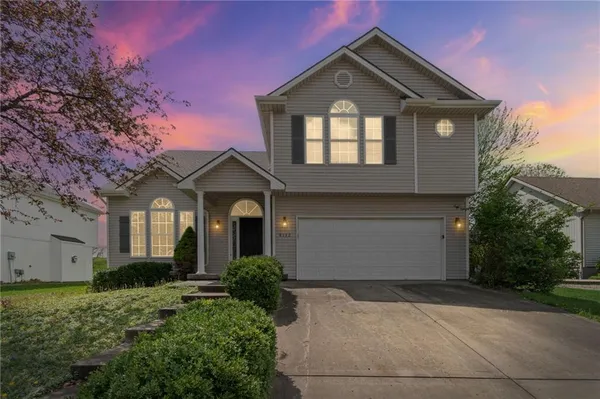 $395,000 | 9112 North Camden Avenue, Kansas City, MO 64154
