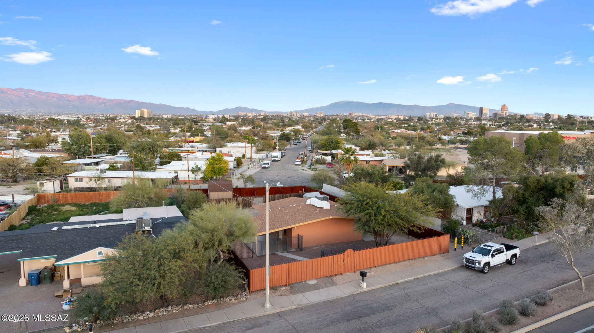 702 North Silverbell Road Tucson, AZ 85745 - Photo 19 of 23
