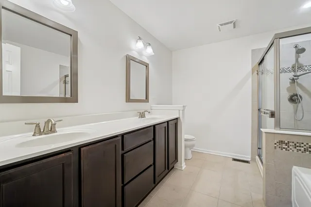 $3,100 | 70 Marcel Lane, Schaumburg, IL 60194