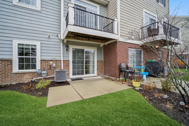 $3,100 | 70 Marcel Lane, Schaumburg, IL 60194