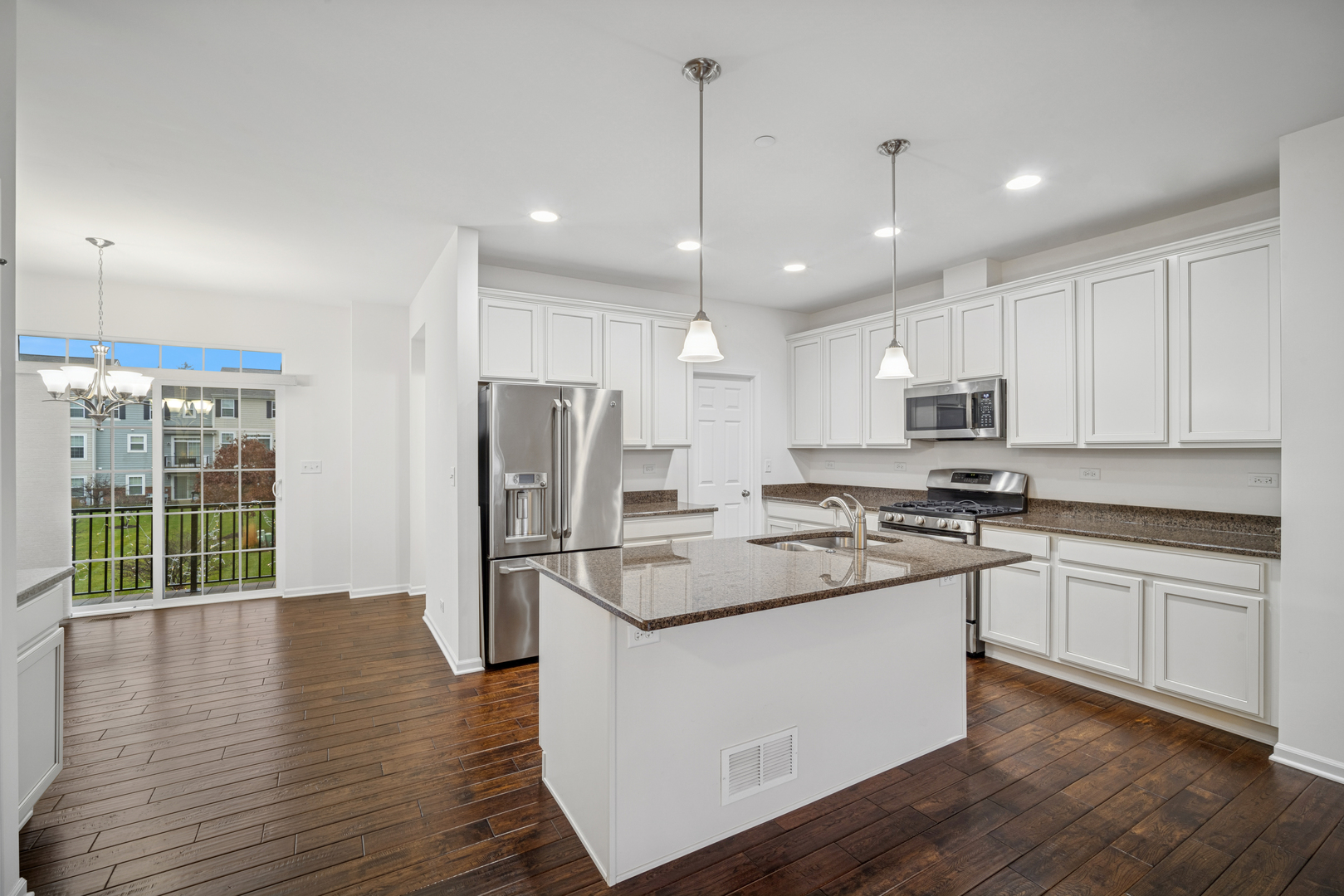 70 Marcel Lane Schaumburg, IL 60194 - Photo 5 of 20