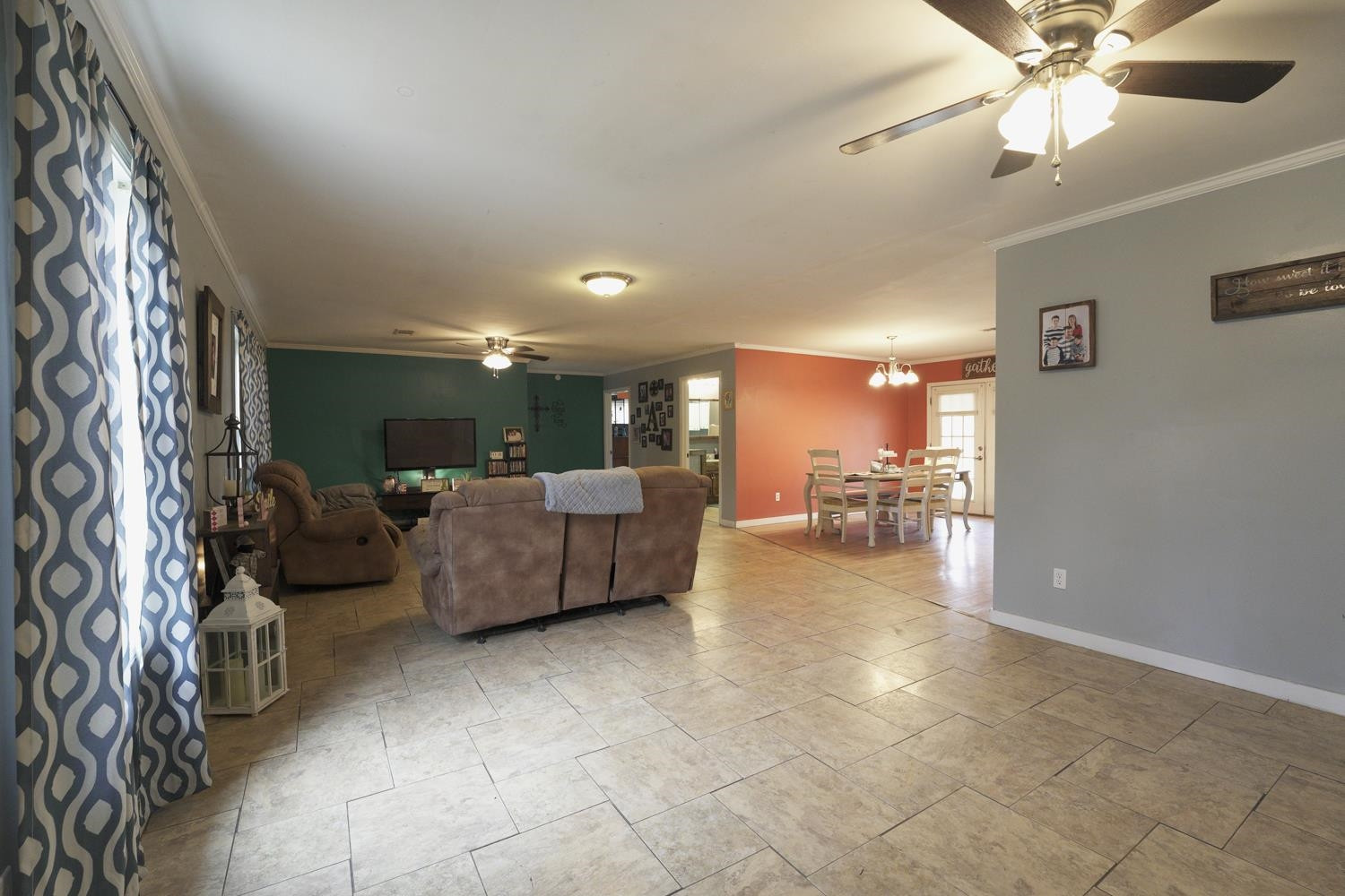 629 Brasfield Road Dresden, TN 38225 - Photo 4 of 21 a living room with furniture and a chandelier