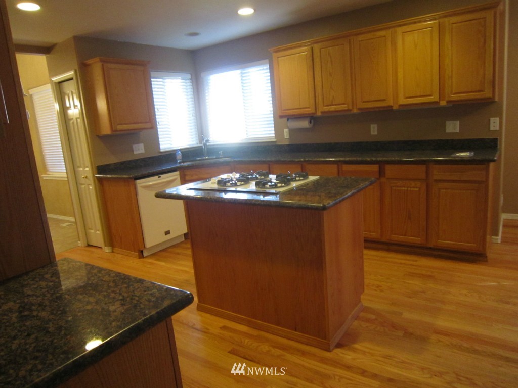 12911 Northeast 182nd Place Bothell, WA 98011 - Photo 2 of 16 Gallery Image 2