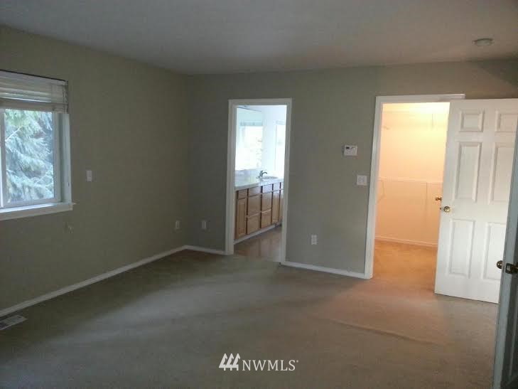 12911 Northeast 182nd Place Bothell, WA 98011 - Photo 11 of 16 Gallery Image 11
