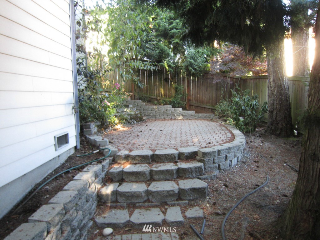 12911 Northeast 182nd Place Bothell, WA 98011 - Photo 4 of 16 Gallery Image 4