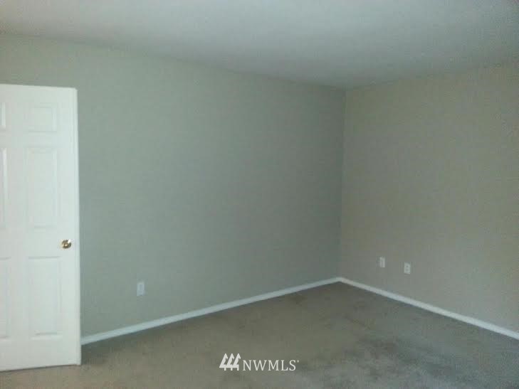 12911 Northeast 182nd Place Bothell, WA 98011 - Photo 10 of 16 Gallery Image 10