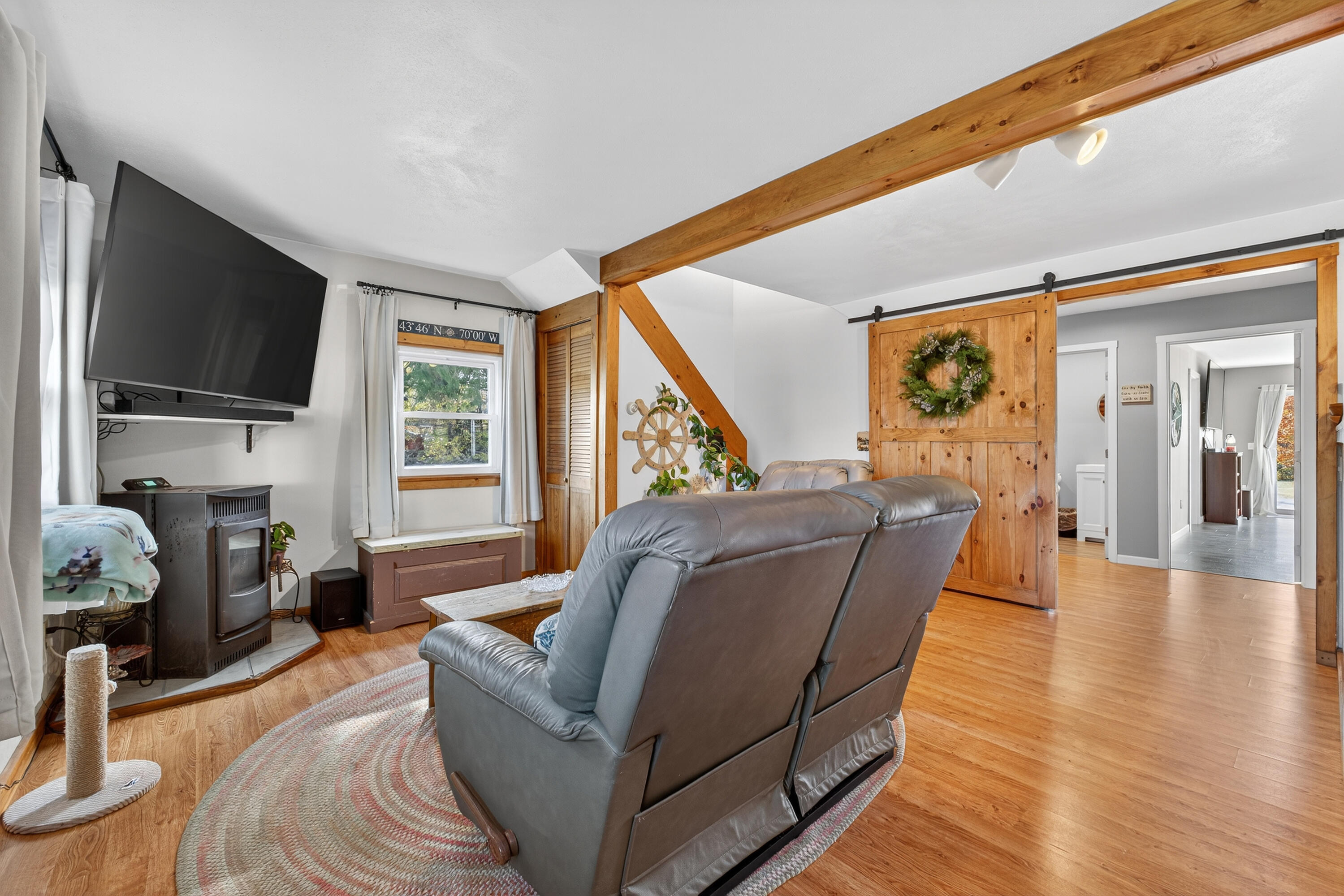 1450 Harpswell Neck Road Harpswell, ME 04079 - Photo 42 of 88 Living room