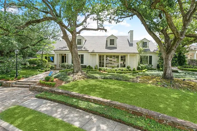 $2,200,000 | 105 Mulberry Drive, Metairie, LA 70005