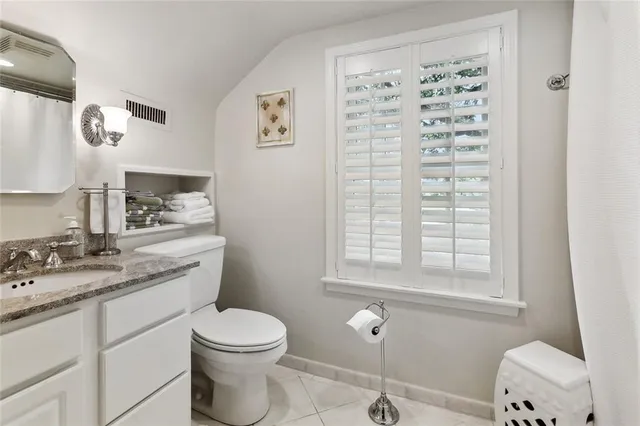 $2,200,000 | 105 Mulberry Drive, Metairie, LA 70005