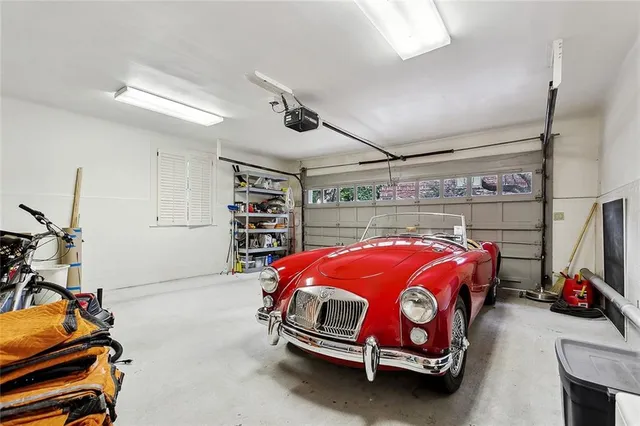 $2,200,000 | 105 Mulberry Drive, Metairie, LA 70005