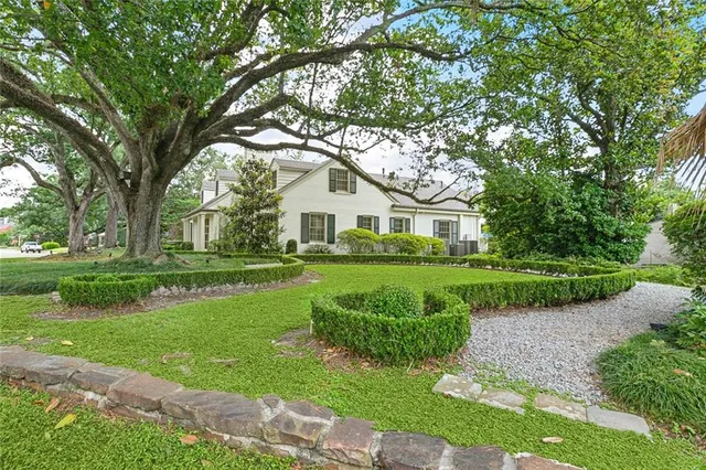 $2,200,000 | 105 Mulberry Drive, Metairie, LA 70005