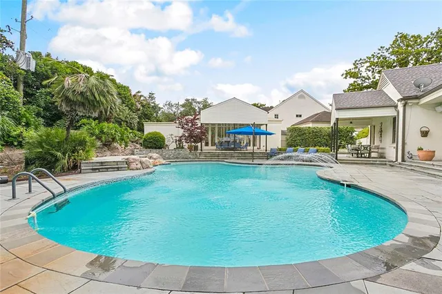 $2,200,000 | 105 Mulberry Drive, Metairie, LA 70005