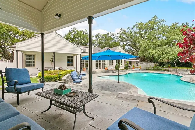 $2,200,000 | 105 Mulberry Drive, Metairie, LA 70005