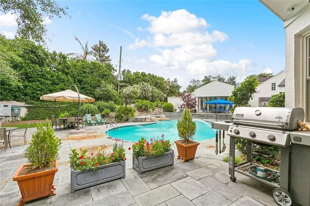 $2,200,000 | 105 Mulberry Drive, Metairie, LA 70005