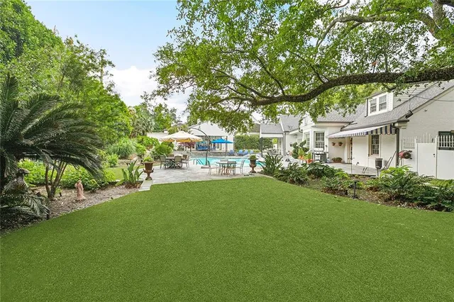 $2,200,000 | 105 Mulberry Drive, Metairie, LA 70005