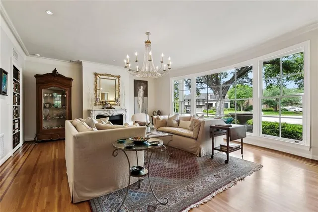 $2,200,000 | 105 Mulberry Drive, Metairie, LA 70005