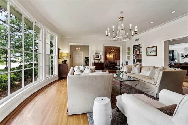 $2,200,000 | 105 Mulberry Drive, Metairie, LA 70005