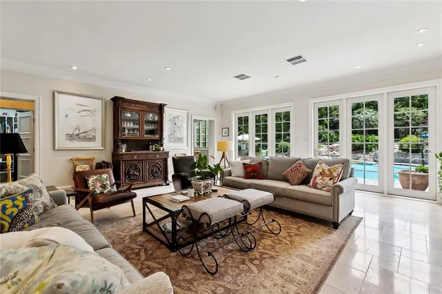 $2,200,000 | 105 Mulberry Drive, Metairie, LA 70005