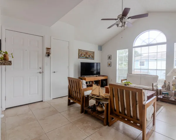 $290,000 | 1345 Crystal Way, Unit B, Delray Beach, FL 33444