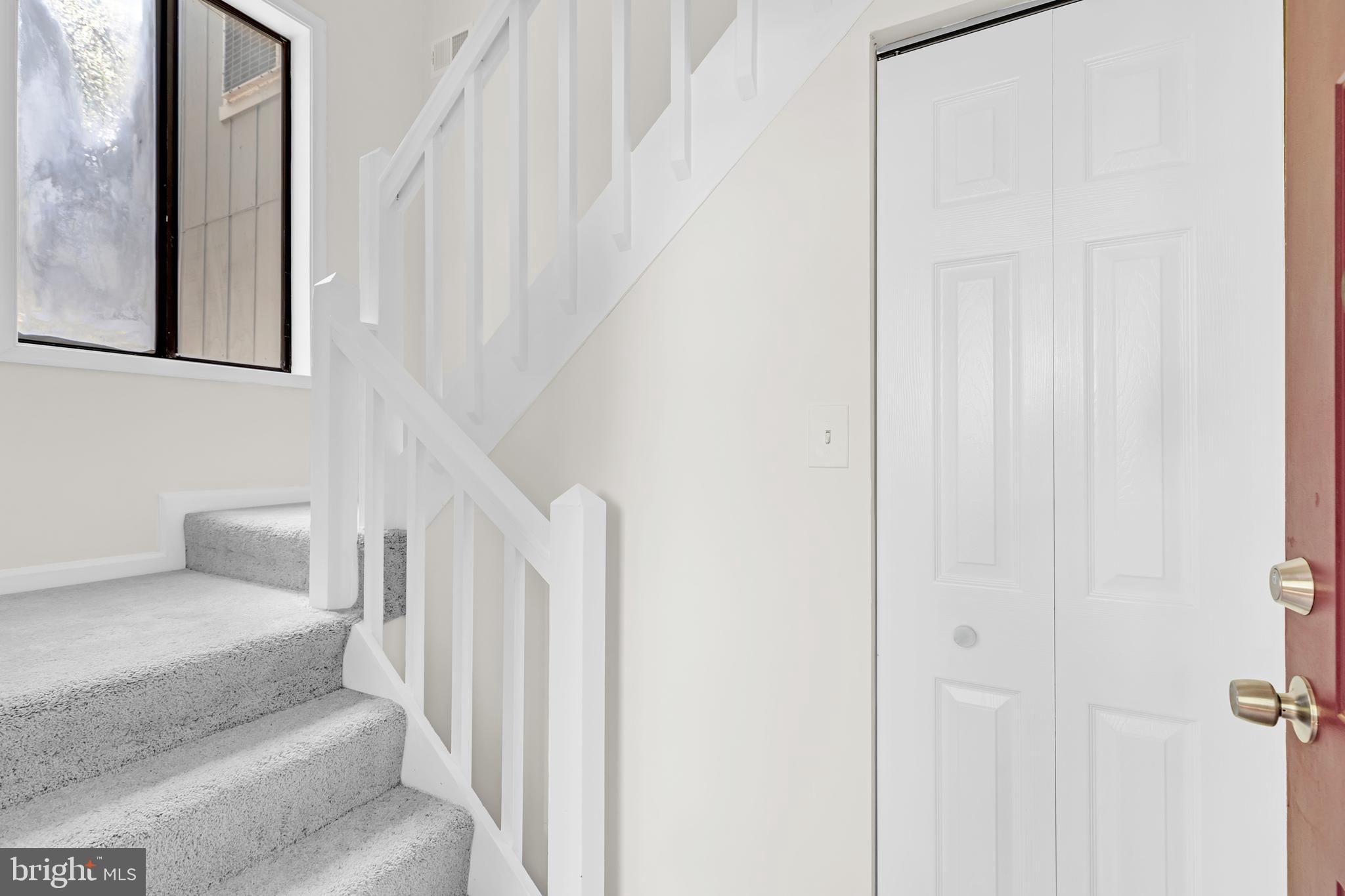 2273 Hunter's Run Drive Reston, VA 20191 - Photo 4 of 34