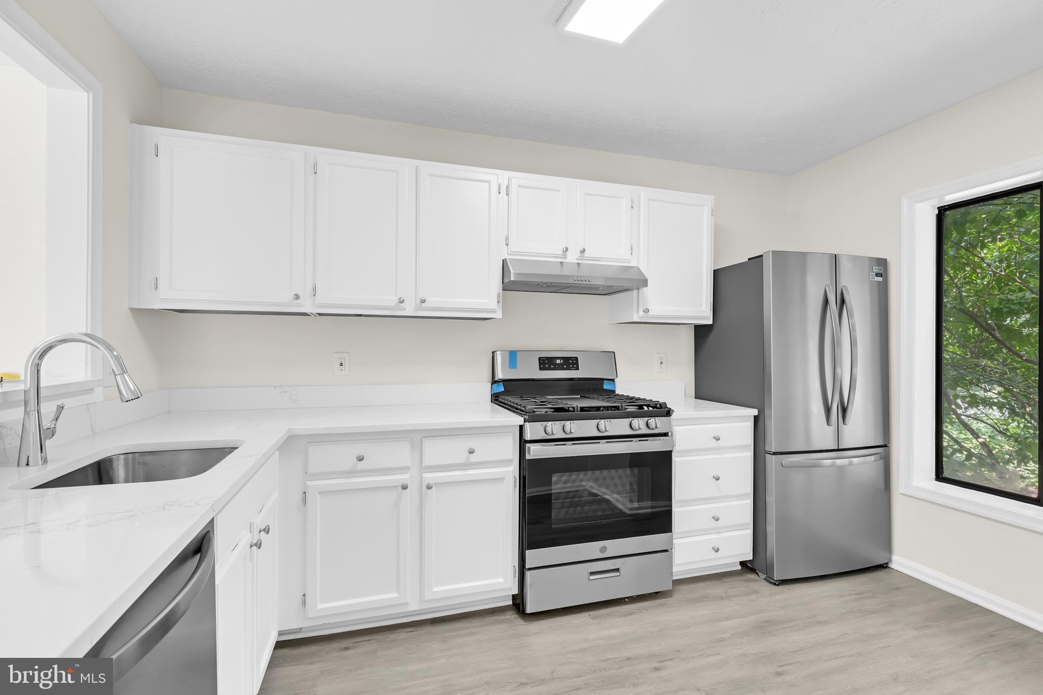 2273 Hunter's Run Drive Reston, VA 20191 - Photo 6 of 34