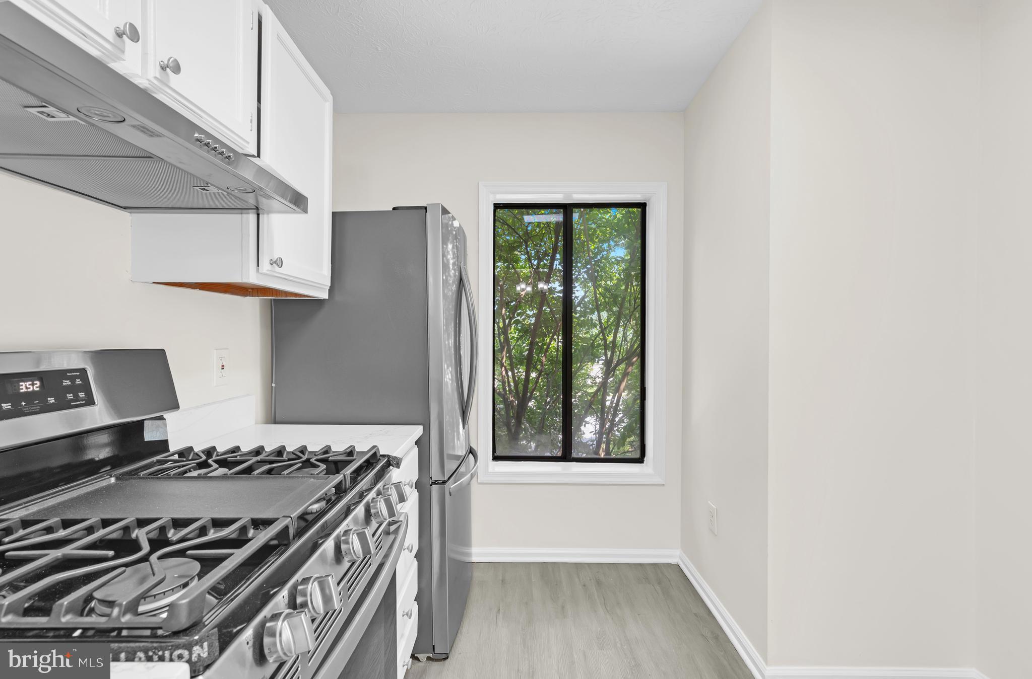 2273 Hunter's Run Drive Reston, VA 20191 - Photo 8 of 34