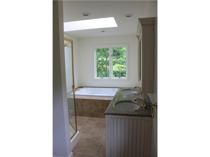 168 Cornetti Road Cabot, PA 16023 - Photo 9 of 18 Master Bath/Spa.