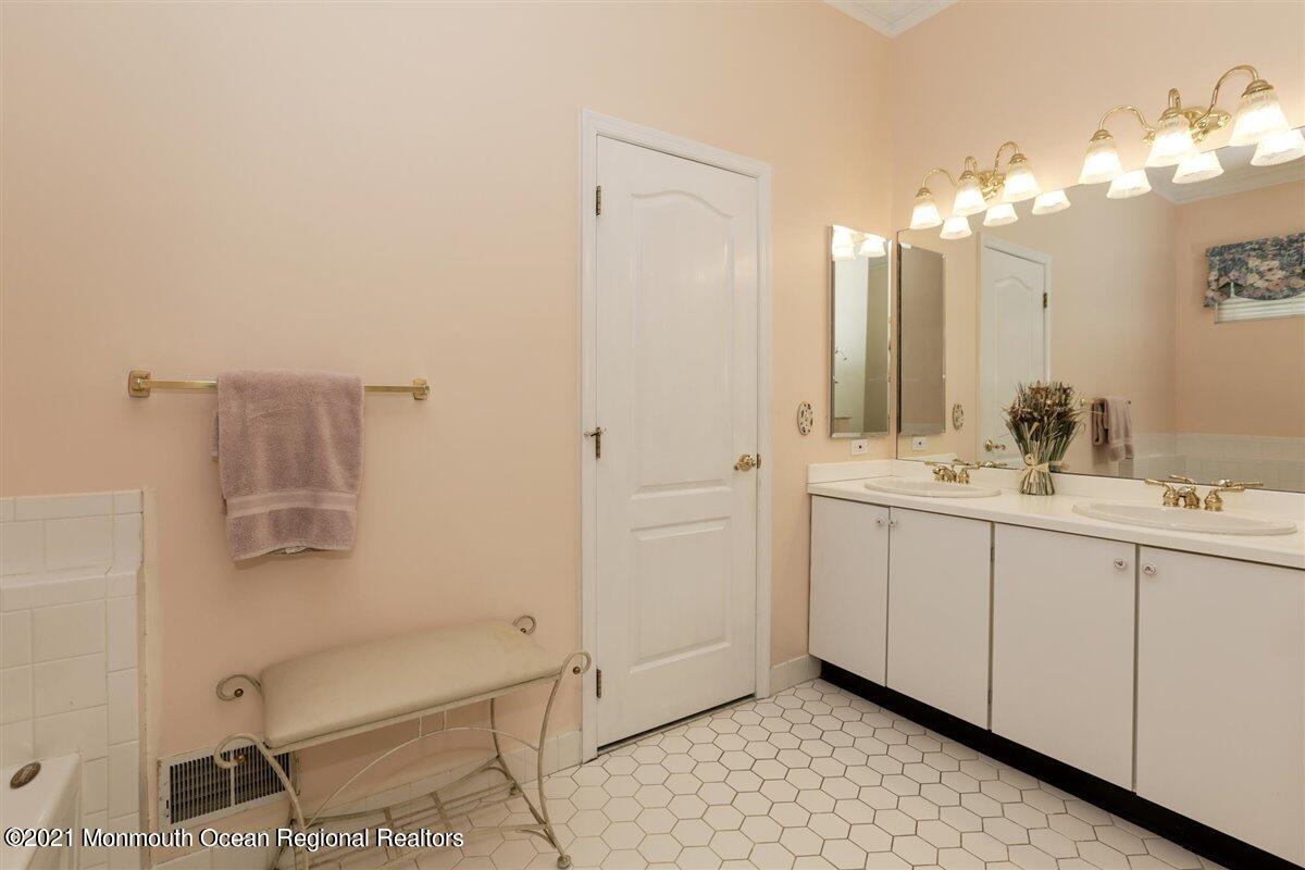 2512 Morningstar Road Manasquan, NJ 08736 - Photo 31 of 44 38-2512MorningstarRd0038