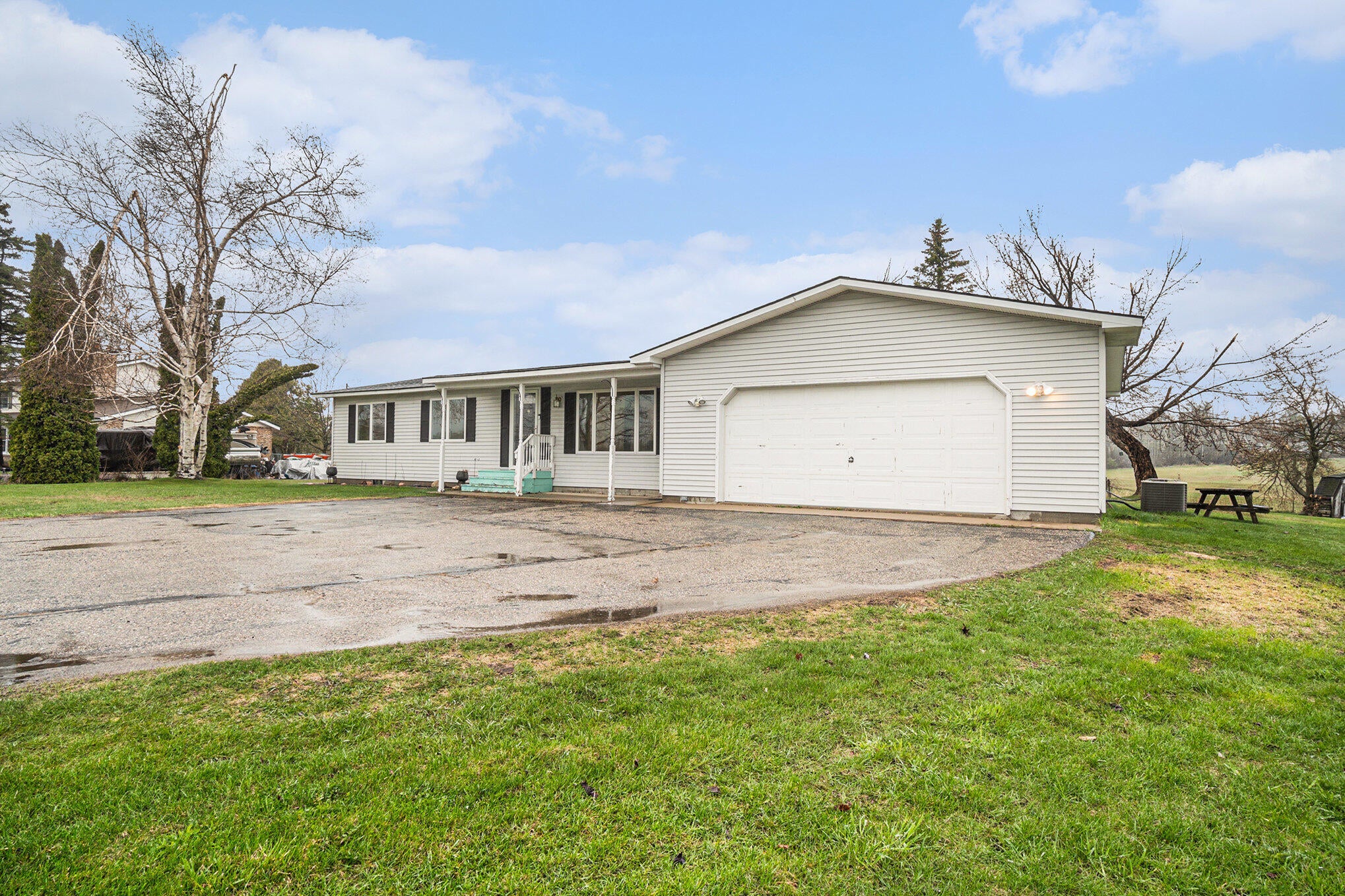10524 Moonlight Bay Road Cheboygan, MI 49721 - Photo 3 of 27 Gallery Image 3