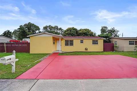 $515,000 | 1300 Northeast 215th Street, Miami, FL 33179