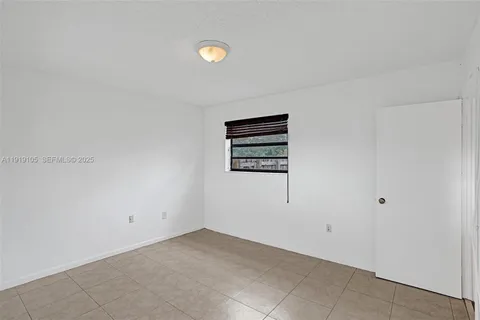$515,000 | 1300 Northeast 215th Street, Miami, FL 33179