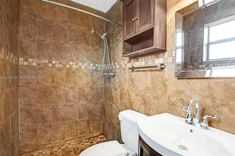 $515,000 | 1300 Northeast 215th Street, Miami, FL 33179