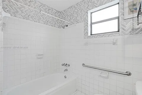 $515,000 | 1300 Northeast 215th Street, Miami, FL 33179