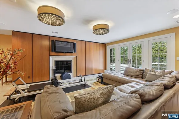 $4,198,000 | 66 Hoover Drive, Cresskill, NJ 07626