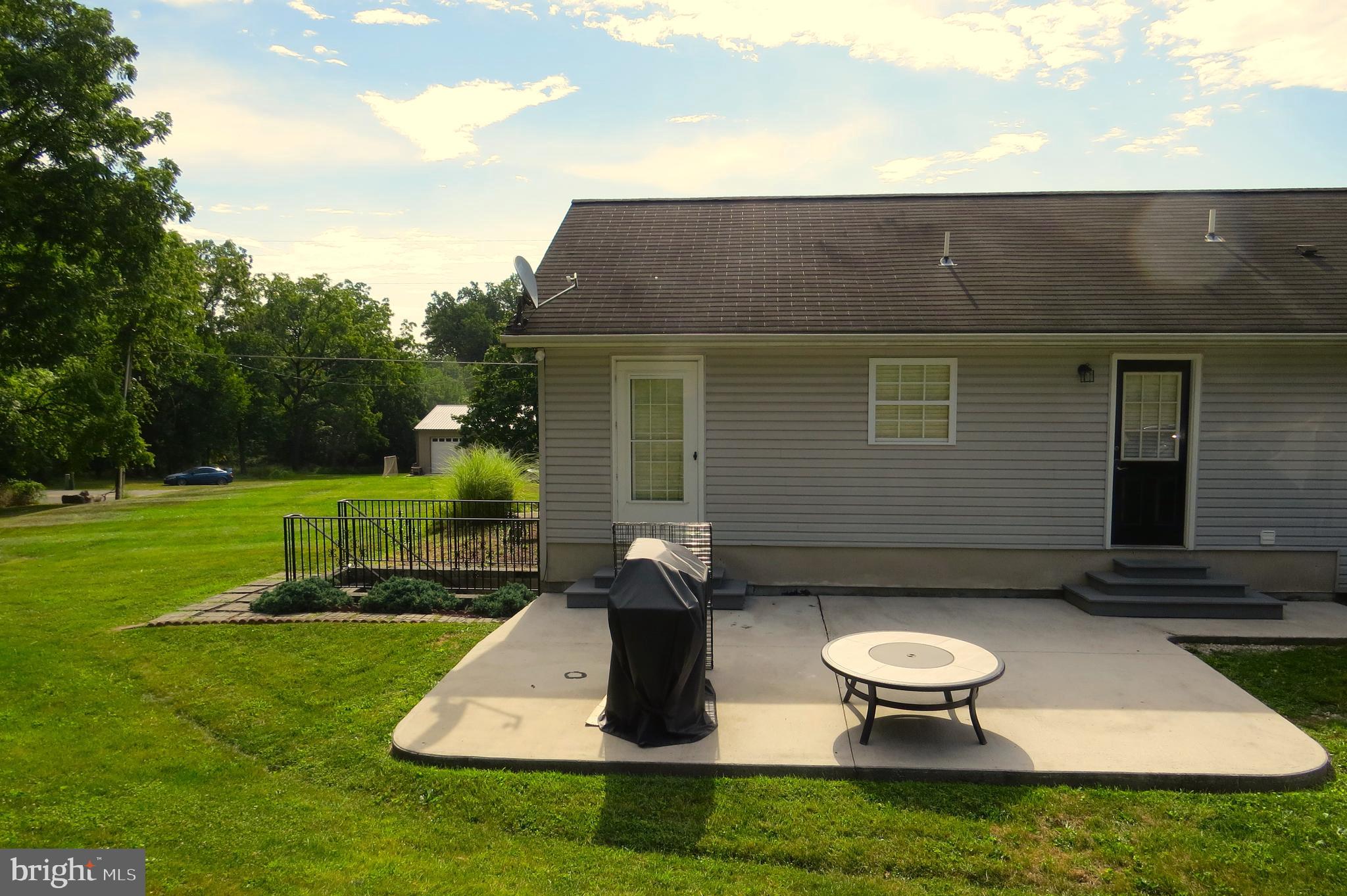 5688 Pigeon Hill Road Spring Grove, PA 17362 - Photo 31 of 45 Patio